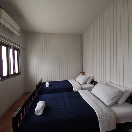 Liaw Base House Hostel กรุงเทพมหานคร ภายนอก รูปภาพ