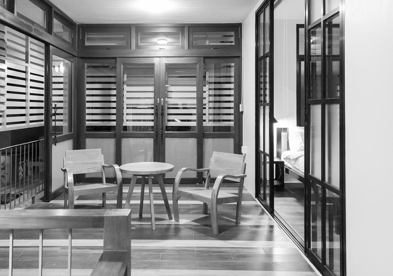 Liaw Base House Hostel กรุงเทพมหานคร ภายนอก รูปภาพ