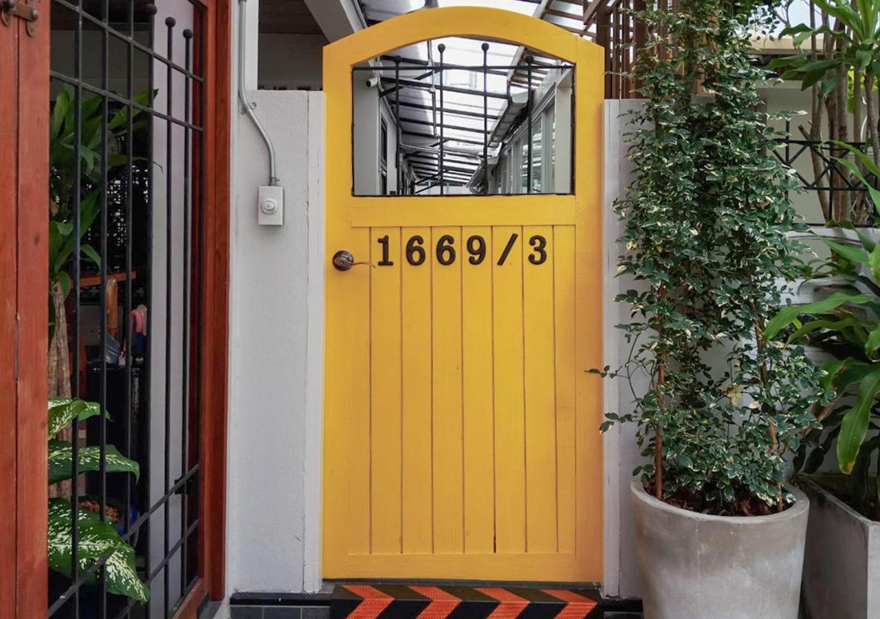 Liaw Base House Hostel กรุงเทพมหานคร ภายนอก รูปภาพ
