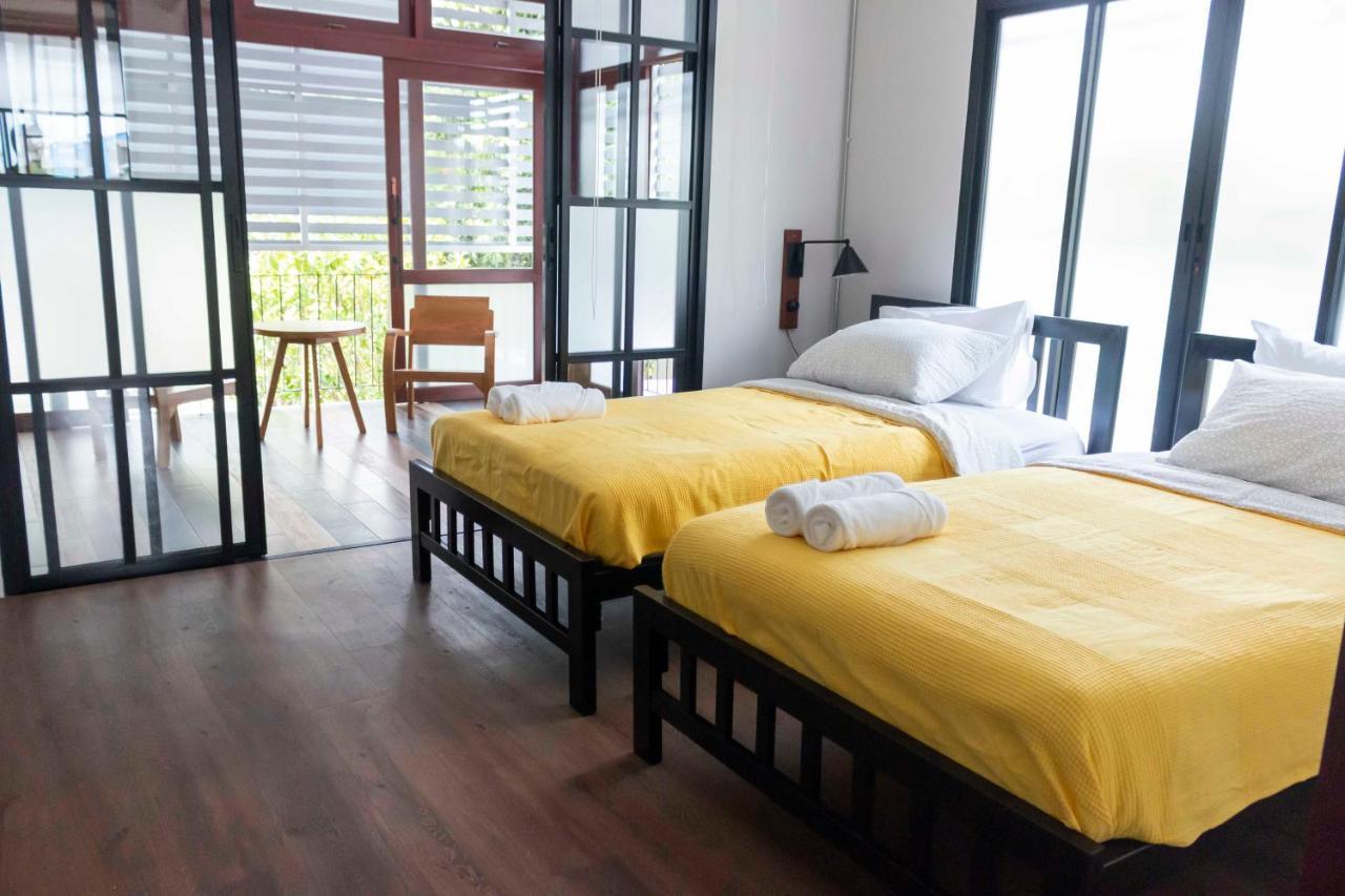 Liaw Base House Hostel กรุงเทพมหานคร ภายนอก รูปภาพ