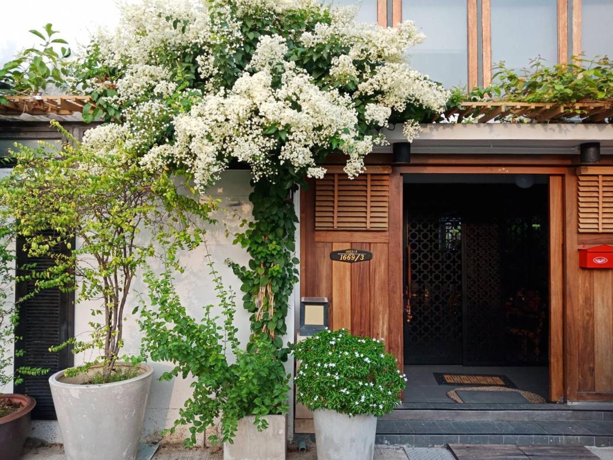 Liaw Base House Hostel กรุงเทพมหานคร ภายนอก รูปภาพ
