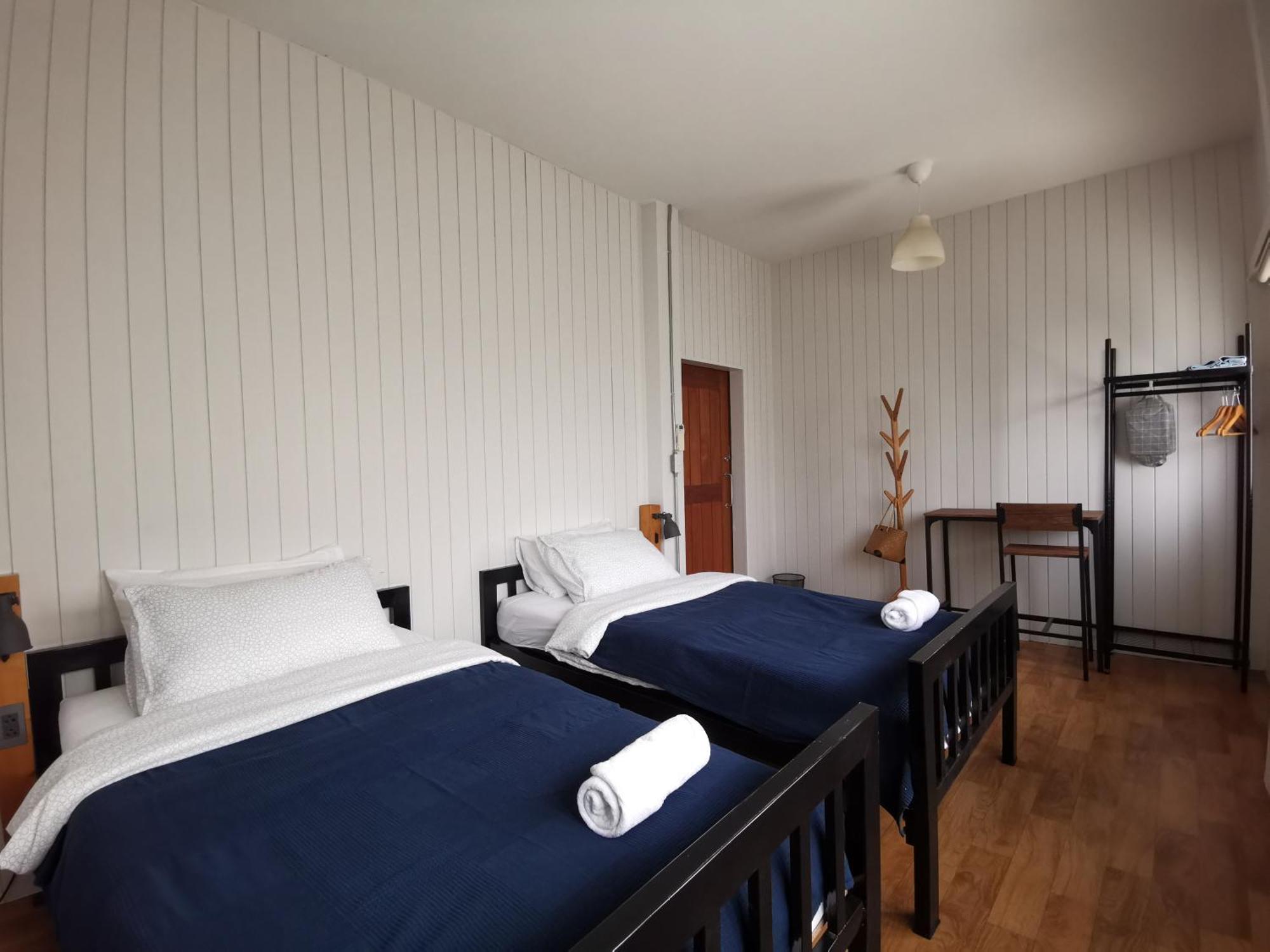 Liaw Base House Hostel กรุงเทพมหานคร ภายนอก รูปภาพ
