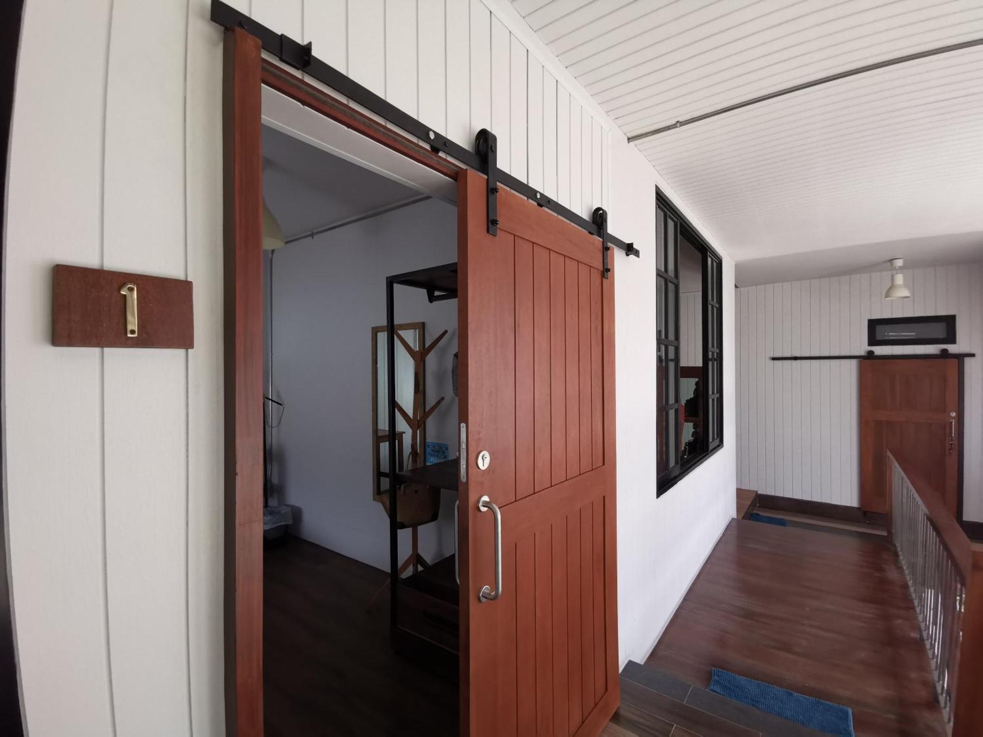 Liaw Base House Hostel กรุงเทพมหานคร ภายนอก รูปภาพ