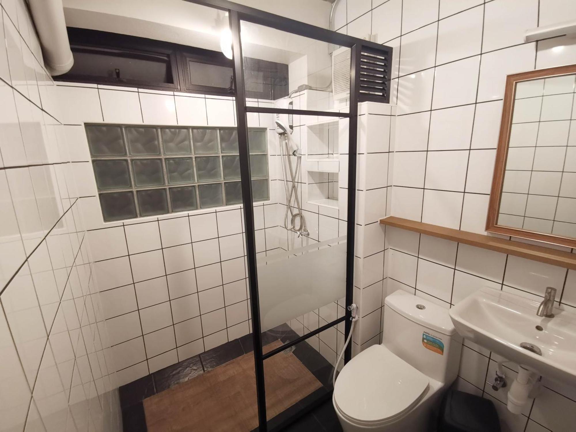 Liaw Base House Hostel กรุงเทพมหานคร ภายนอก รูปภาพ