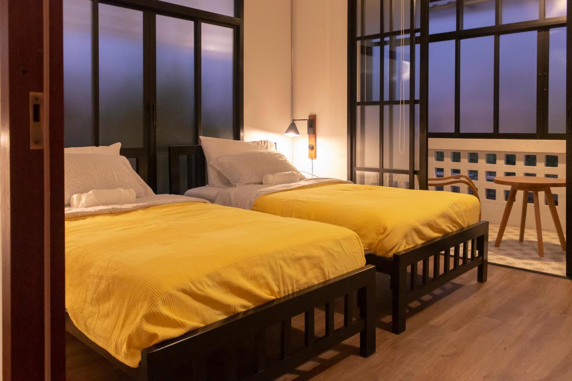 Liaw Base House Hostel กรุงเทพมหานคร ภายนอก รูปภาพ